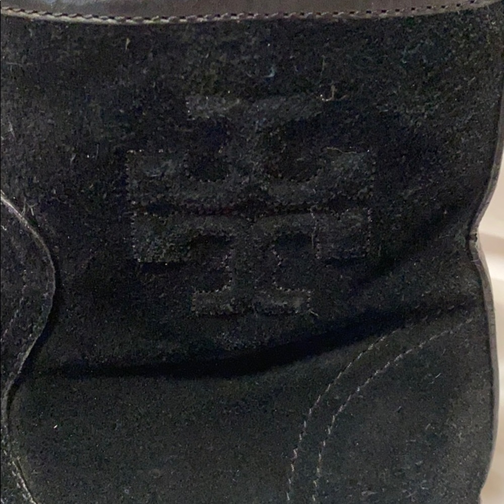 Tory Burch black suade size 7